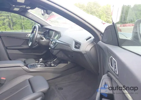 2022 BMW 228 Gran Coupe I Sdrive z USA, uszkodzony, nr VIN WBA53AK04N7L41428